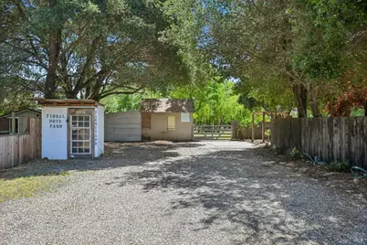 1081 Las Amigas Road, Napa, CA 94559 - Photo 34