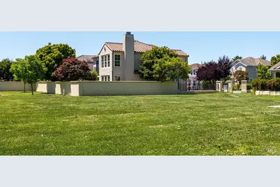 34 Woodbridge Way, Novato, CA 94949 - Photo 32