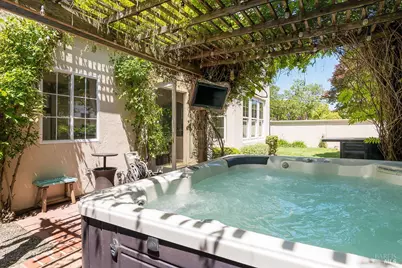 34 Woodbridge Way, Novato, CA 94949 - Photo 2