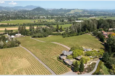 437 W Dry Creek Road, Healdsburg, CA 95448 - Photo 2