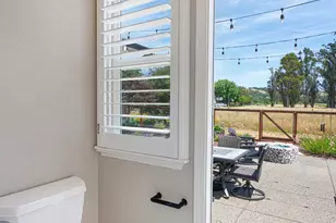 592 Peppertree Dr, Windsor, CA 95492 - Photo 32