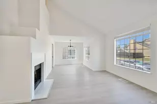 948 Shadywood Cir, Suisun City, CA 94585 - Photo 2