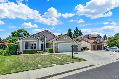 718 Fox Hollow Way, Vacaville, CA 95687 - Photo 2