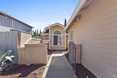 800 Charter Way, Vacaville, CA 95687 - Photo 10