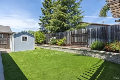 905 Saint Francis Drive, Petaluma, CA 94954 - Photo 32
