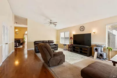 154 Hawk Court, Vacaville, CA 95687 - Photo 6