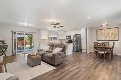 190 Olympic Circle, Vacaville, CA 95687 - Photo 6