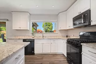 190 Olympic Cir, Vacaville, CA 95687 - Photo 10