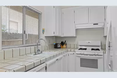 108 American Way, Vacaville, CA 95687 - Photo 6