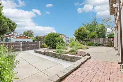 870 W J Street, Benicia, CA 94510 - Photo 32