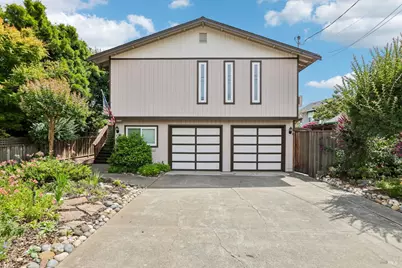 870 W J Street, Benicia, CA 94510 - Photo 2