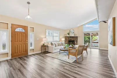 870 W J Street, Benicia, CA 94510 - Photo 4