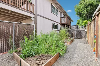 870 W J Street, Benicia, CA 94510 - Photo 34