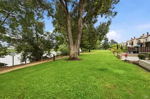 922 Marina Dr, Napa, CA 94559 - Photo 2