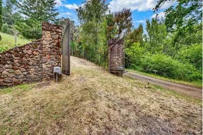 4615 Dry Creek Road, Napa, CA 94558 - Photo 28