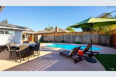 235 Grove Avenue, Santa Rosa, CA 95409 - Photo 32