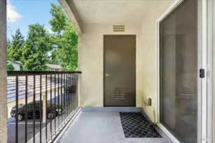 2001 Eastwood Dr, Vacaville, CA 95687 - Photo 32