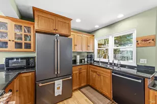 2423 Shoreline Dr, Napa, CA 94558 - Photo 10