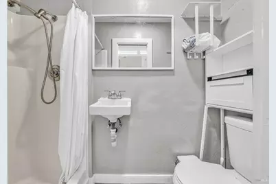 215 Tunnel Avenue, Richmond, CA 94801 - Photo 24