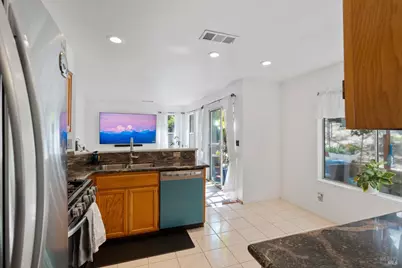 181 Carnival Court, Vallejo, CA 94589 - Photo 10