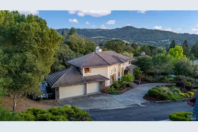 4715 Muirfield Court, Santa Rosa, CA 95405 - Photo 2