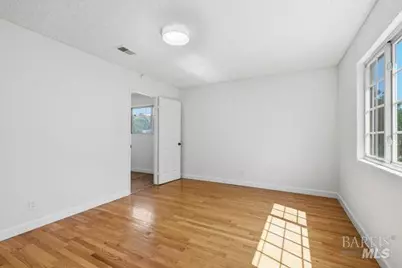 208 Essex Way, Benicia, CA 94510 - Photo 14