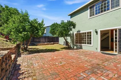 208 Essex Way, Benicia, CA 94510 - Photo 22