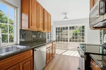 208 Essex Way, Benicia, CA 94510 - Photo 8