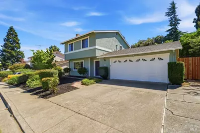 208 Essex Way, Benicia, CA 94510 - Photo 2