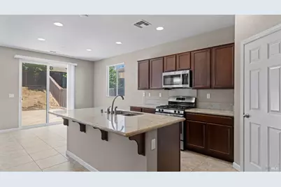 2508 Chuck Hammond Drive, Fairfield, CA 94533 - Photo 4