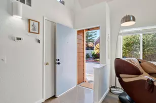 2506 Lakeview Dr, Santa Rosa, CA 95405 - Photo 2