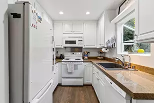 2506 Lakeview Dr, Santa Rosa, CA 95405 - Photo 4