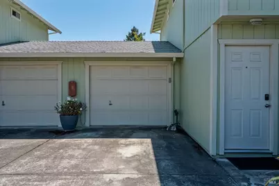 240 Main Circle, Ukiah, CA 95482 - Photo 2