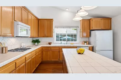 5079 Charmian Drive, Santa Rosa, CA 95409 - Photo 6