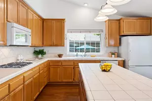 5079 Charmian Dr, Santa Rosa, CA 95409 - Photo 6