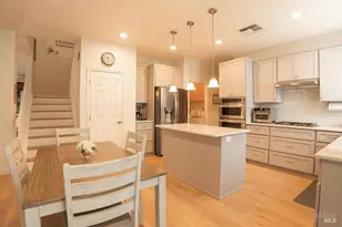 918 Shadow Tree Ct, Vacaville, CA 95687 - Photo 2