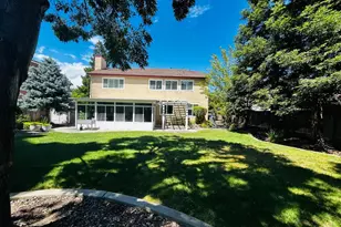 918 Shadow Tree Ct, Vacaville, CA 95687 - Photo 2