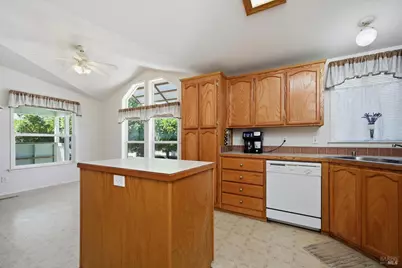 13500 Eastlake Drive, Clearlake, CA 95422 - Photo 14