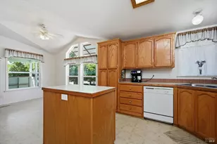 13500 Eastlake Dr, Clearlake, CA 95422 - Photo 14