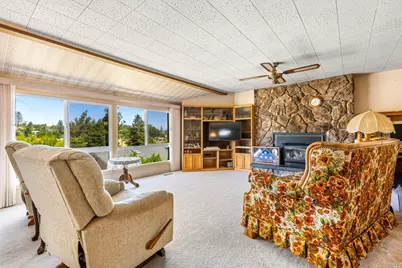 504 W Railroad Avenue, Cotati, CA 94931 - Photo 4
