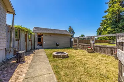 18200 Georges Lane, Fort Bragg, CA 95437 - Photo 28