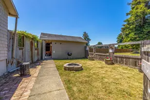 18200 Georges Ln, Fort Bragg, CA 95437 - Photo 28