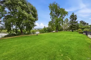910 Marina Dr, Napa, CA 94559 - Photo 2