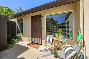 225 Fairoaks Dr, Vacaville, CA 95688 - Photo 2