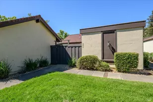 225 Fairoaks Dr, Vacaville, CA 95688 - Photo 32