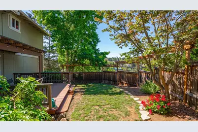 2048 E 3rd Street, Benicia, CA 94510 - Photo 16