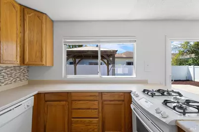 752 Lindsay Avenue, Rohnert Park, CA 94928 - Photo 12