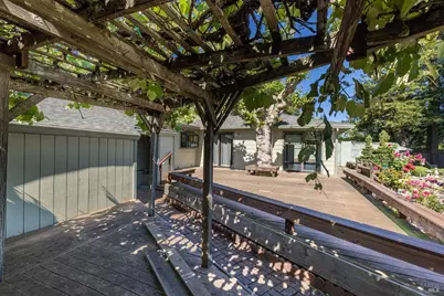 2236 W Hearn Avenue, Santa Rosa, CA 95407 - Photo 36