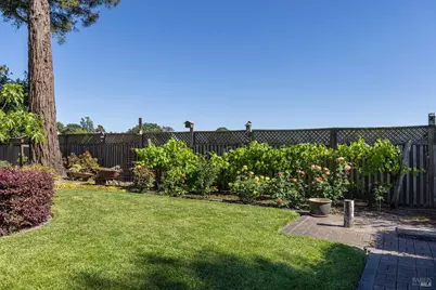 2236 W Hearn Avenue, Santa Rosa, CA 95407 - Photo 40
