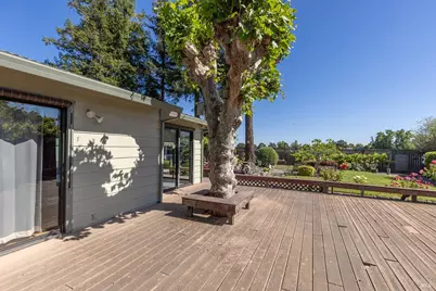 2236 W Hearn Avenue, Santa Rosa, CA 95407 - Photo 34